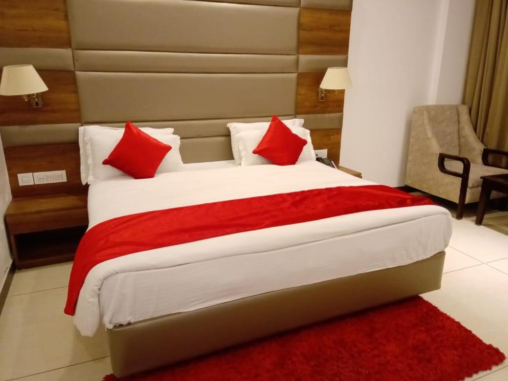 Hotel Green Orchid Udhampur Экстерьер фото
